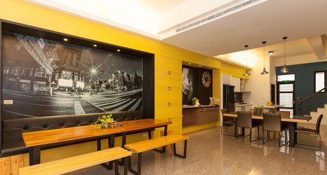 Lainnya 2 Hand in hand B&B