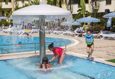 기타 3 May Garden Club Hotel