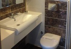 Others 3 Othello Hotel