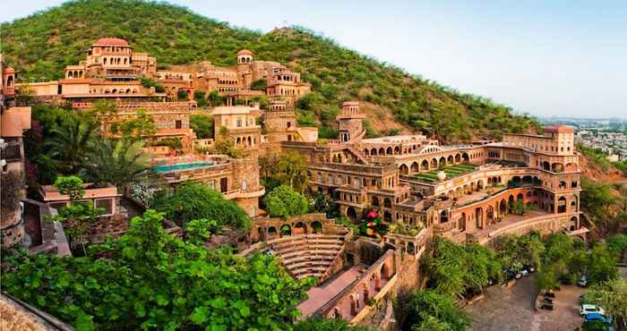 Khác Neemrana Fort-Palace