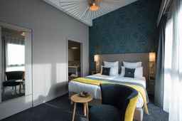 James Boutique Hôtel, AU$372