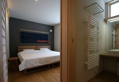 Others 3 Forest View