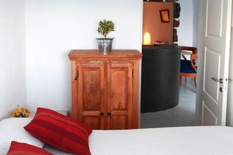 其他 4 Menias Cave House