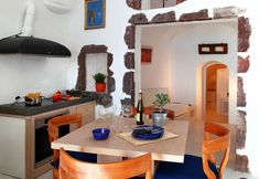 อื่นๆ 6 Menias Cave House