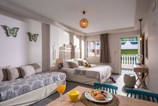 Lain-lain Sarpidon Apartments