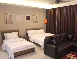 Lainnya 2 De Houz - Trefoil Setia Alam Home Stay