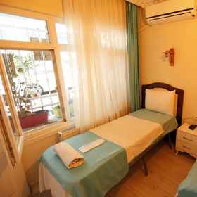 Room1伊斯坦堡 HOTEL 61 飯店,Mevlana Bazaar Lokum Fabrikası مولانا بازار飯店