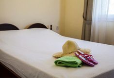 Others 3 Golden Age Houses