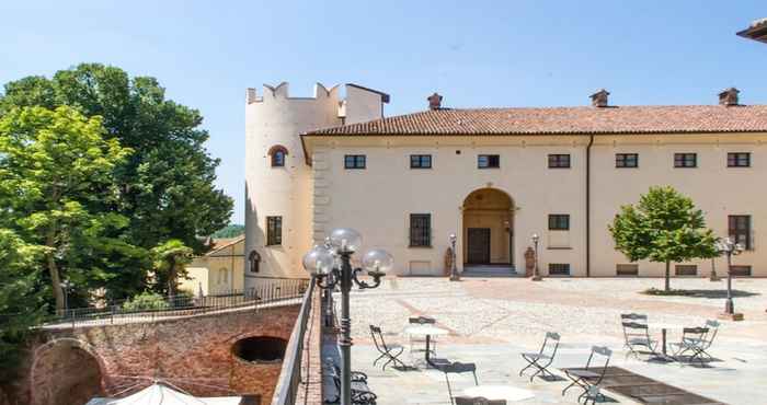 Others Castello di Cortanze