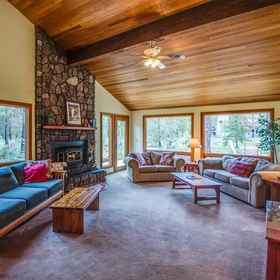 Primary image 1 Catalpa 2, Hotel Pusat Pengunjung Lava Lands