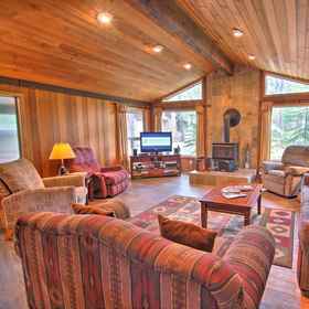 Primary image 1 Lynx 5, Lava River Cave Hotels