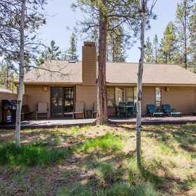 Primary image1Nine Iron 10,德舒特斯县飯店