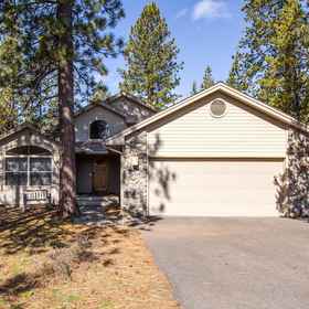 Primary image 1 Nine Iron 7, Hotel High Desert Museum