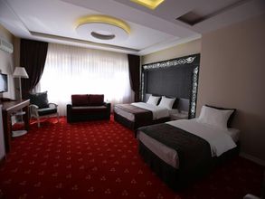 Others 4 The Apple Palace