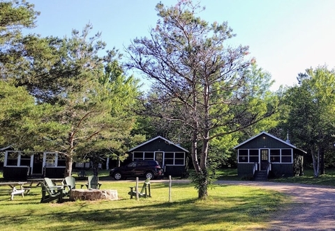 Lain-lain Green Chalets at Scotch Pine Lane