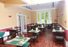 其他 6 Russell Hotel