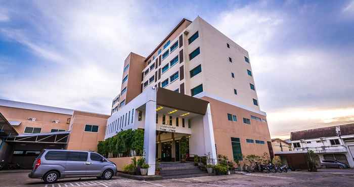 Khác Sinkiat Buri Hotel