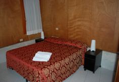 Others 2 Venice Friends