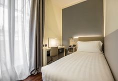 Others 6 43 Station Hotel