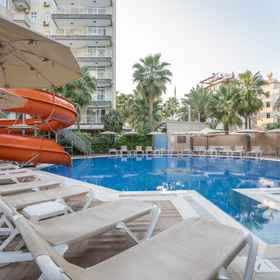 Primary image1卡門套房飯店,阿拉尼亚月神公园飯店