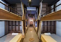 其他 7 Luxury Backpackers