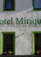 Pintu masuk dalaman Hotel Miriquidi