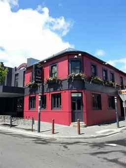 Queens Head Hotel, USD 75.80