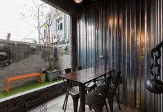 Others 3 Peace Prison Café Inn