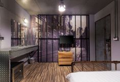 Others 5 Peace Prison Café Inn