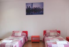 Others 5 Los Angeles Plaza