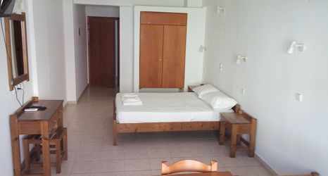 Others 2 Karmi Studios & Apartments