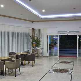 Interior entrance 1 로열 타워스 리조트, 하드리아누스 문 호텔