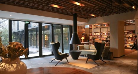 Khác 2 Seclusive Life in Jiangnan •Canal Yard