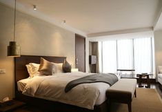 Khác 6 Seclusive Life in Jiangnan •Canal Yard