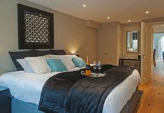 Others 2 Bath Circle