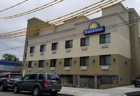 Lainnya Days Inn by Wyndham Brooklyn Marine Park