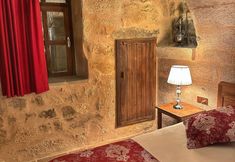 Lainnya 3 Takaev Cave House