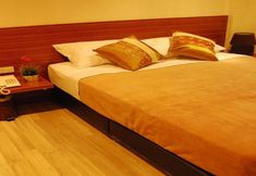 Lain-lain 3 White House Asoke Sukhumvit 18