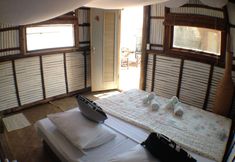 Others 6 Mangoriders Beach Club