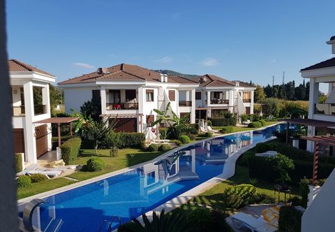 その他 Cristal Villalar