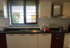 Others 4 Cristal Villalar