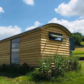 Primary image 1 Slades Farm Glamping, シーグリー ホテル