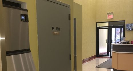 Others 2 Elmhurst Hotel