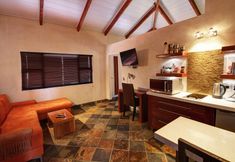 Others 6 Hartmann Suites