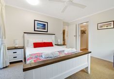 Others 3 La Mer Apartments