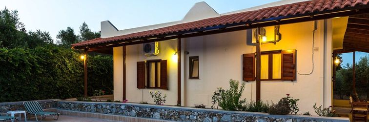 Others Gorgeous Villa With Pool & Gardens