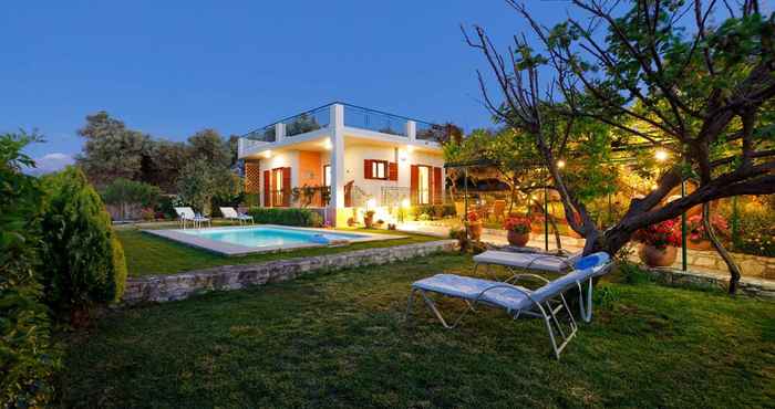 Others Lily's cottage, secluded, sea view villa with private pool and gardens. 1062101