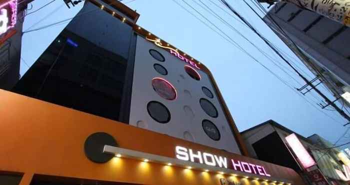 อื่นๆ Show Hotel