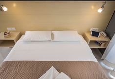 Others 5 Esplanade Apartments