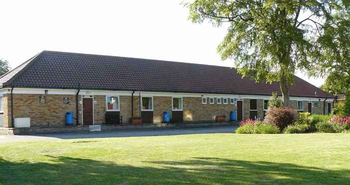 Khác Stableside at York Racecourse